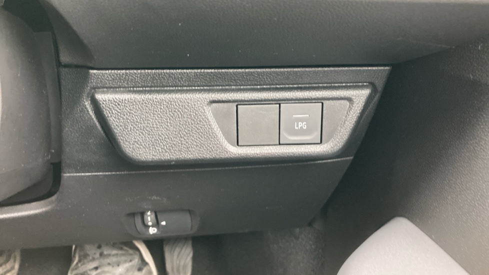 Dacia Sandero Stepway 1.0 TCe Extreme 5dr Bi Fuel Hatchback - Image 30