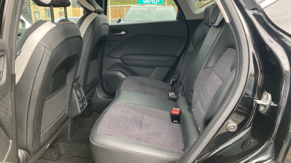 Renault Captur 1.6 E-Tech full hybrid 145 Techno 5dr Auto Hybrid Hatchback - Image 16