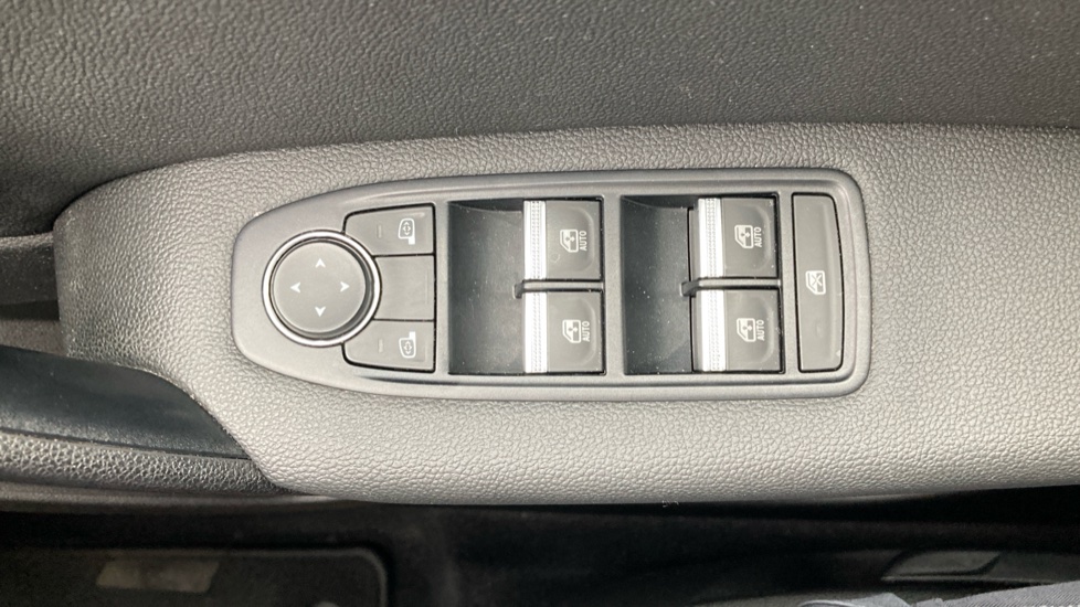 Renault Captur 1.6 E-Tech full hybrid 145 Techno 5dr Auto Hybrid Hatchback - Image 27