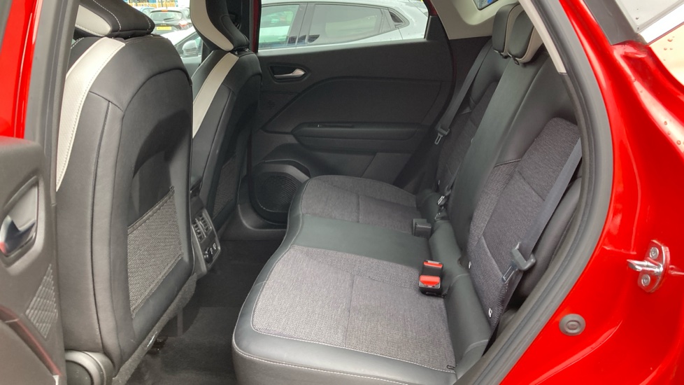 Renault Captur 1.6 E-Tech full hybrid 145 Techno 5dr Auto Hybrid Hatchback - Image 16