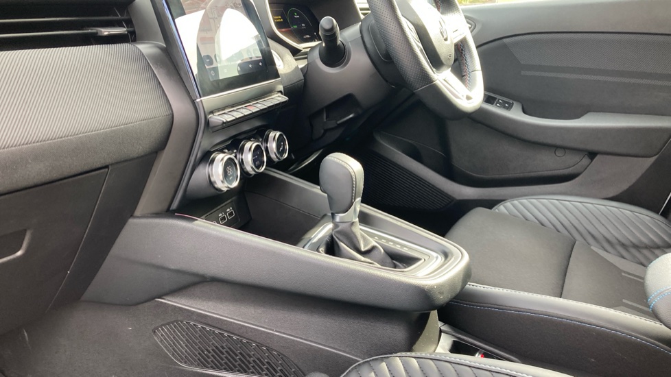 Renault Clio 1.6 E-TECH full hybrid 145 Esprit Alpine 5dr Auto Hybrid Hatchback - Image 13