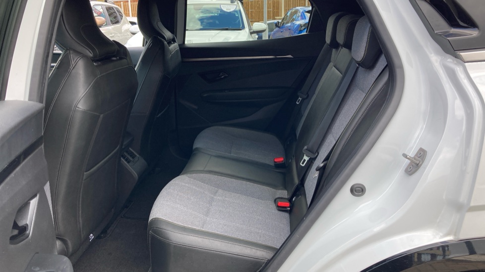 Renault Megane E-Tech EV60 160kW Techno 60kWh Optimum Charge 5dr Auto Electric Hatchback - Image 16