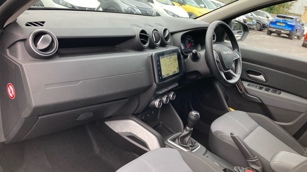 Dacia Duster 1.3 TCe 130 Extreme 5dr Petrol Estate - Image 9