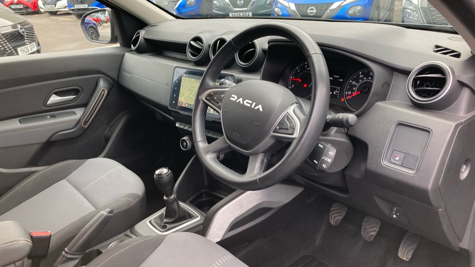Dacia Duster 1.3 TCe 130 Extreme 5dr Petrol Estate - Image 11