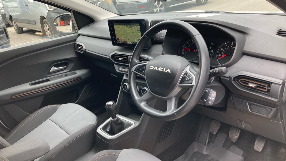 Dacia Jogger 1.0 TCe Extreme 5dr Petrol Estate - Image 11