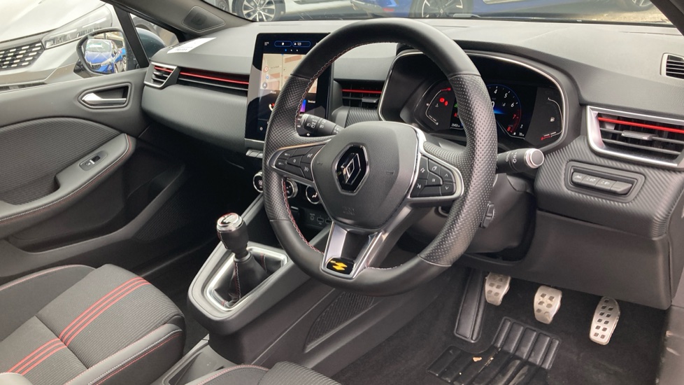 Renault Clio 1.0 TCe 100 RS Line 5dr Petrol Hatchback - Image 11