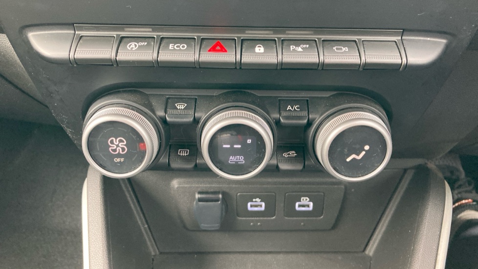 Dacia Duster 1.0 TCe 90 Journey 5dr Petrol Estate - Image 27