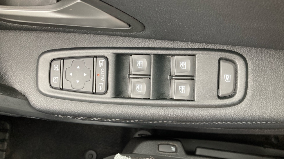 Dacia Duster 1.0 TCe 90 Journey 5dr Petrol Estate - Image 31