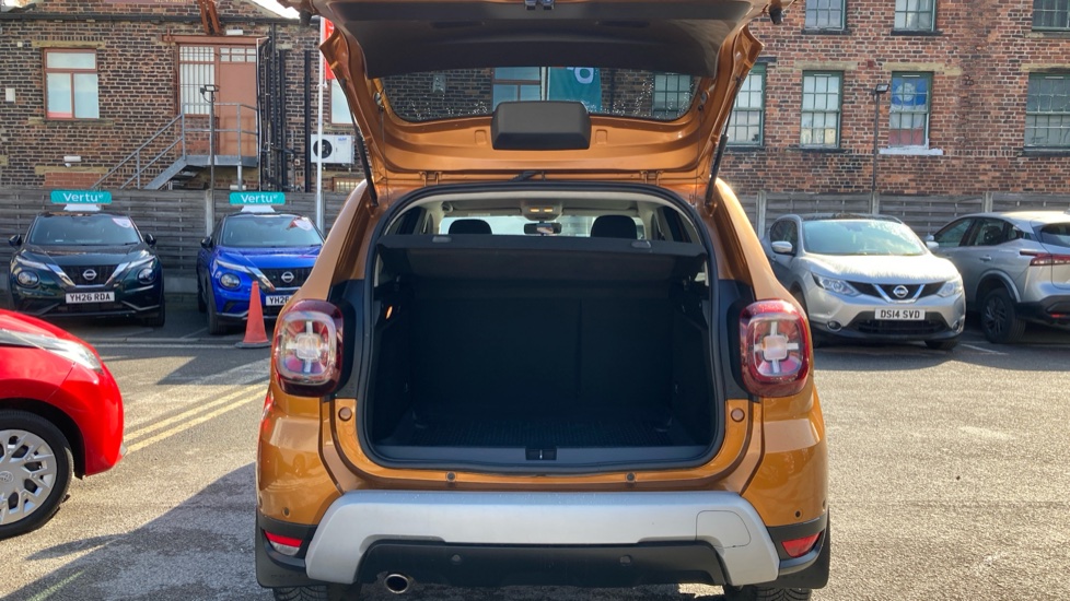Dacia Duster 1.3 TCe 150 Prestige 5dr Petrol Estate - Image 4