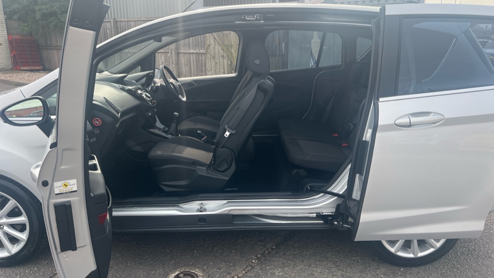 Ford B-MAX 1.0 EcoBoost 125 Titanium Navigator 5dr Petrol Hatchback - Image 25