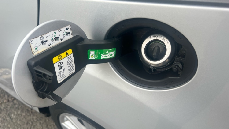 Ford B-MAX 1.0 EcoBoost 125 Titanium Navigator 5dr Petrol Hatchback - Image 26