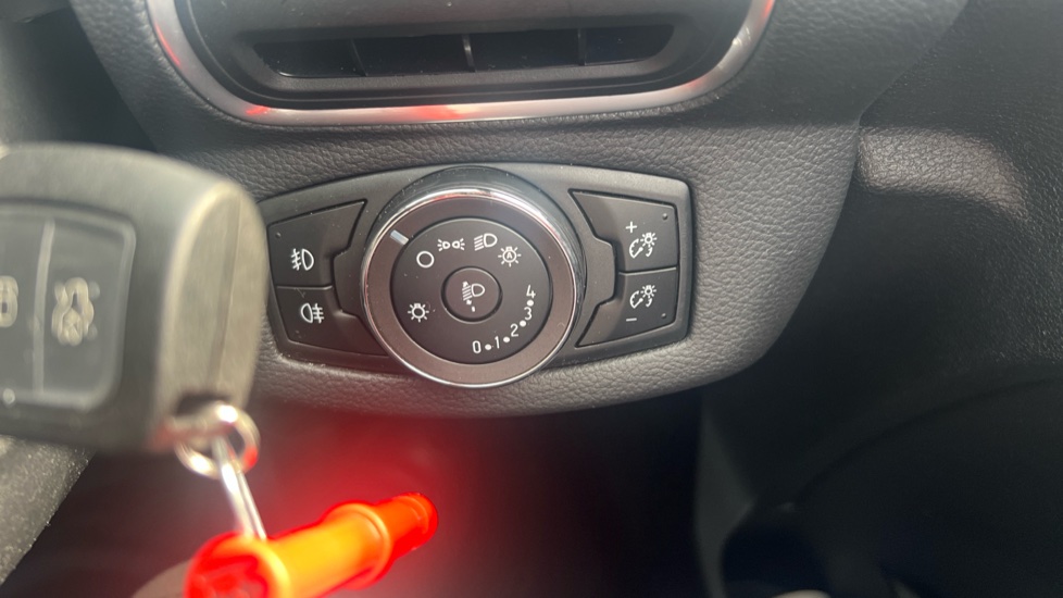 Ford B-MAX 1.0 EcoBoost 125 Titanium Navigator 5dr Petrol Hatchback - Image 29