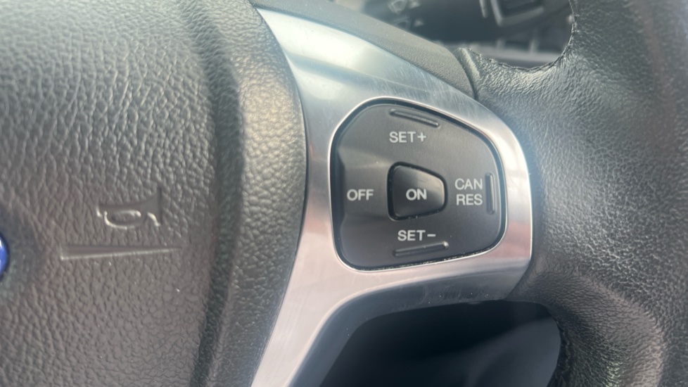 Ford B-MAX 1.0 EcoBoost 125 Titanium Navigator 5dr Petrol Hatchback - Image 31