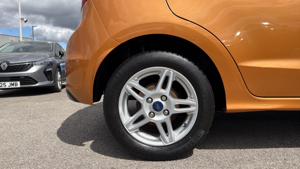 Ford KA+ 1.2 Zetec 5dr Petrol Hatchback - Image 7