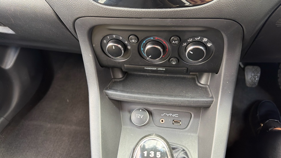 Ford KA+ 1.2 Zetec 5dr Petrol Hatchback - Image 25