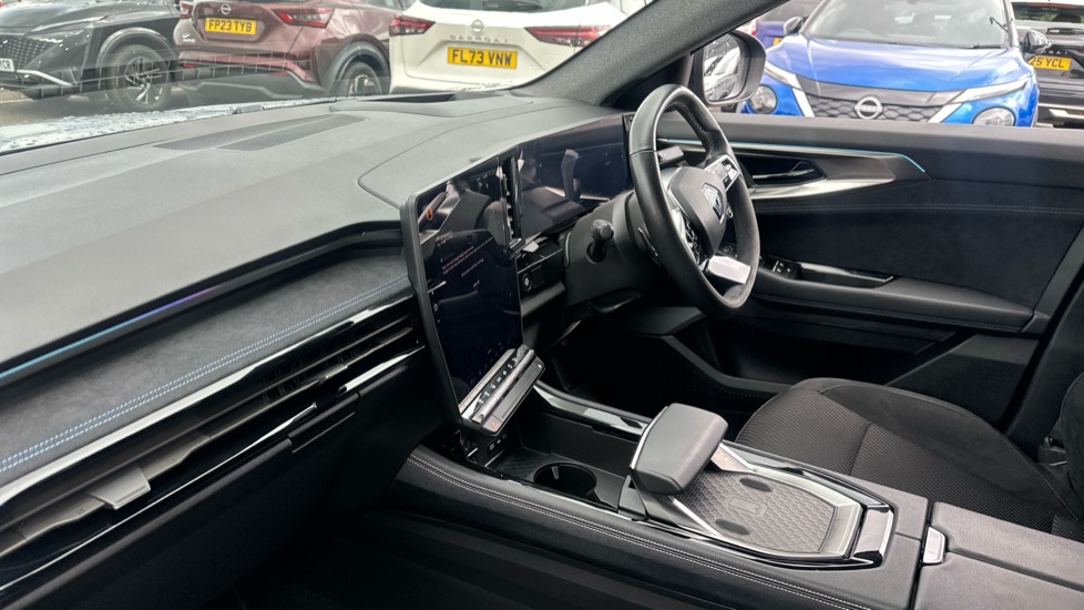 Renault Austral E-Tech FHEV Techno Esprit Alpine 5dr Auto Hybrid Estate - Image 9