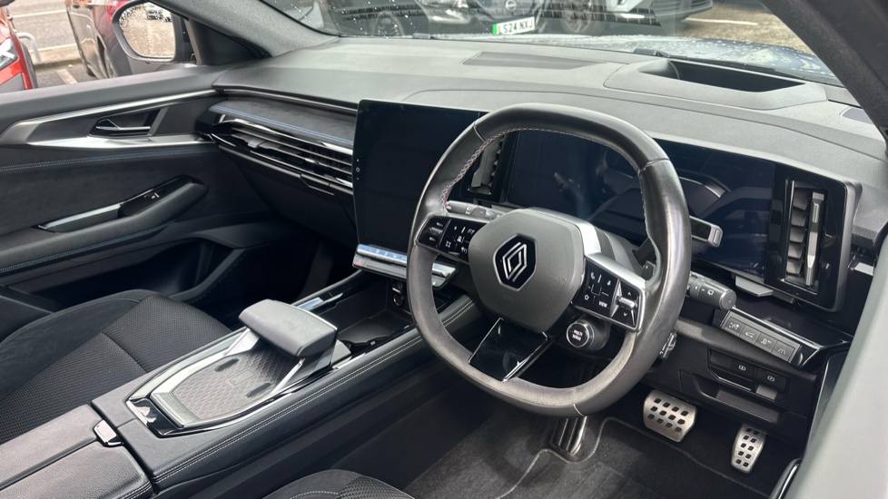 Renault Austral E-Tech FHEV Techno Esprit Alpine 5dr Auto Hybrid Estate - Image 11