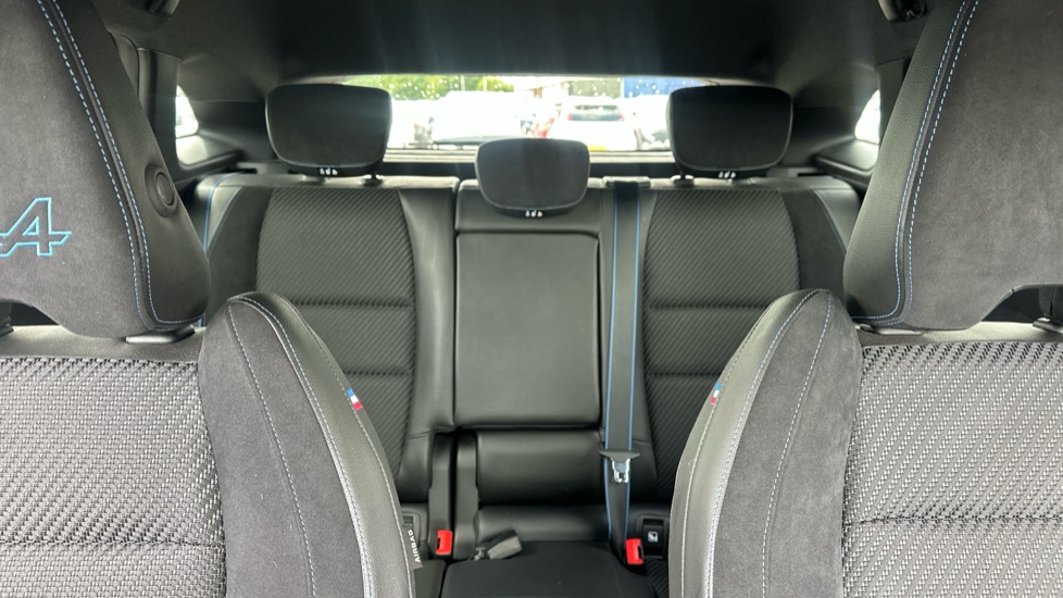 Renault Austral E-Tech FHEV Techno Esprit Alpine 5dr Auto Hybrid Estate - Image 15