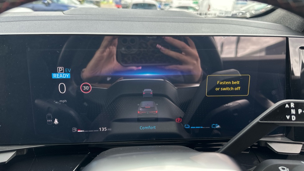 Renault Austral E-Tech FHEV Techno Esprit Alpine 5dr Auto Hybrid Estate - Image 18
