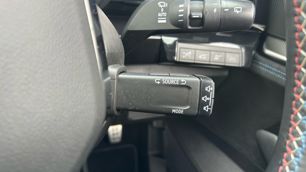 Renault Austral E-Tech FHEV Techno Esprit Alpine 5dr Auto Hybrid Estate - Image 24