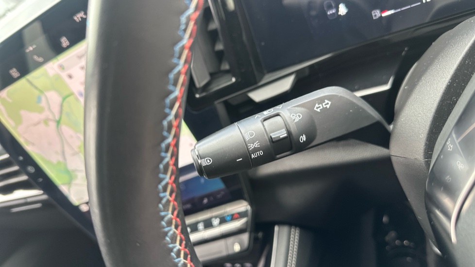 Renault Austral E-Tech FHEV Techno Esprit Alpine 5dr Auto Hybrid Estate - Image 25