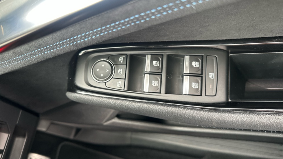 Renault Austral E-Tech FHEV Techno Esprit Alpine 5dr Auto Hybrid Estate - Image 26