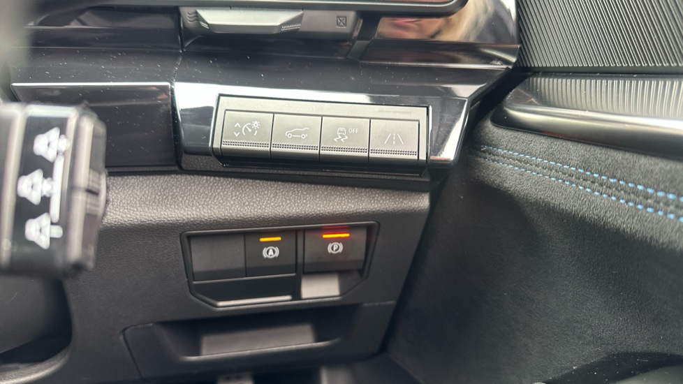 Renault Austral E-Tech FHEV Techno Esprit Alpine 5dr Auto Hybrid Estate - Image 27