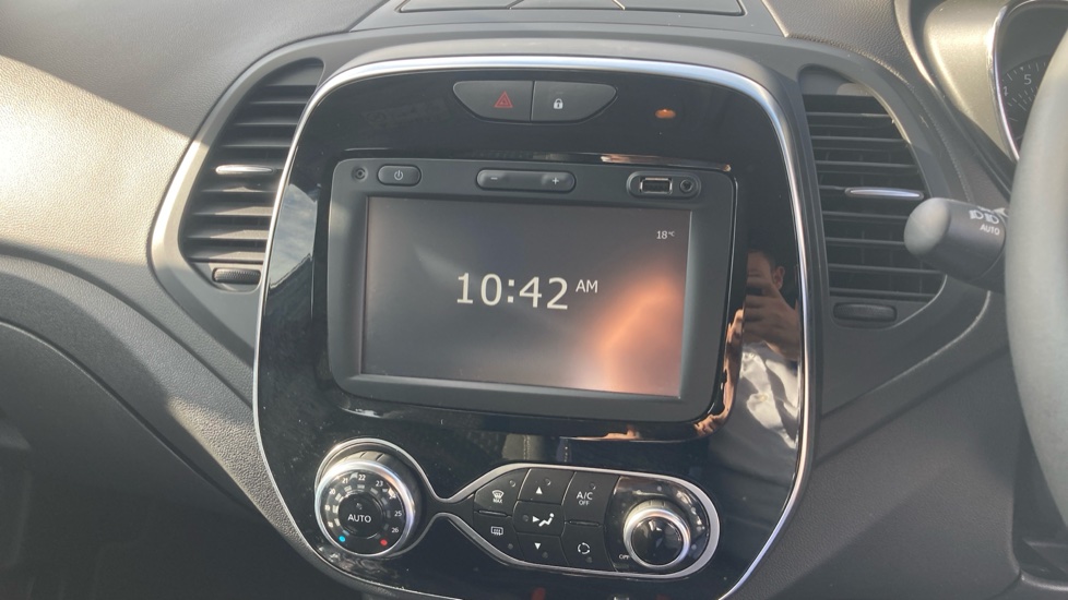 Renault Captur 1.2 TCE 120  Dynamique Nav 5dr EDC Petrol Hatchback - Image 12
