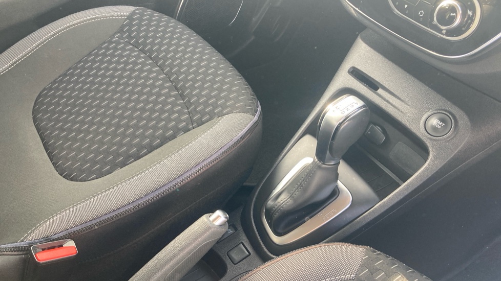 Renault Captur 1.2 TCE 120  Dynamique Nav 5dr EDC Petrol Hatchback - Image 13