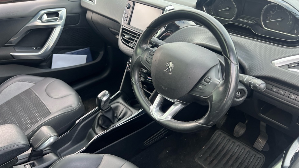 Peugeot 2008 1.2 PureTech Allure Premium 5dr [Start Stop] Petrol Estate - Image 11