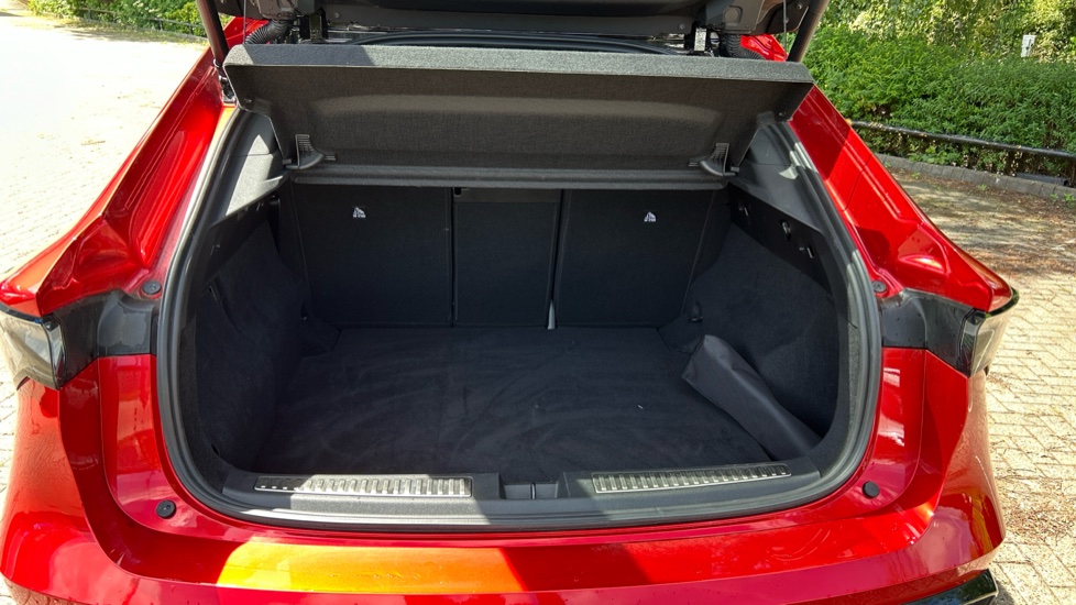 Renault Rafale E-Tech FHEV Techno Esprit Alpine 5dr Auto 4C Hybrid Estate - Image 4
