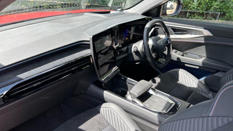 Renault Rafale E-Tech FHEV Techno Esprit Alpine 5dr Auto 4C Hybrid Estate - Image 9