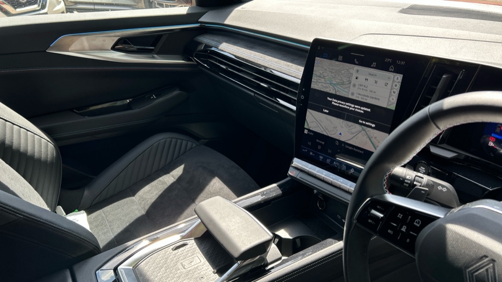 Renault Rafale E-Tech FHEV Techno Esprit Alpine 5dr Auto 4C Hybrid Estate - Image 14