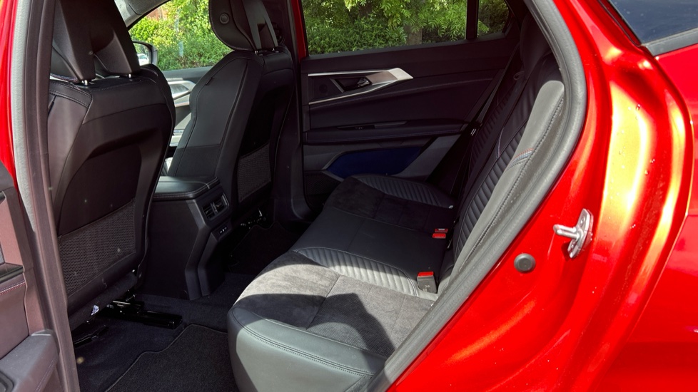 Renault Rafale E-Tech FHEV Techno Esprit Alpine 5dr Auto 4C Hybrid Estate - Image 16