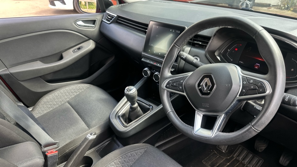 Renault Clio 1.0 TCe 90 Evolution 5dr Petrol Hatchback - Image 11