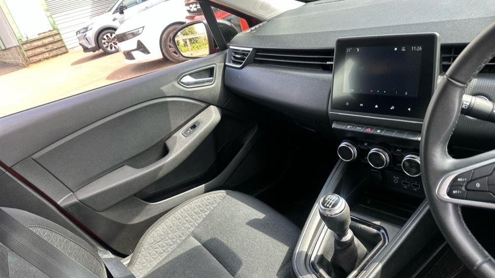 Renault Clio 1.0 TCe 90 Evolution 5dr Petrol Hatchback - Image 14