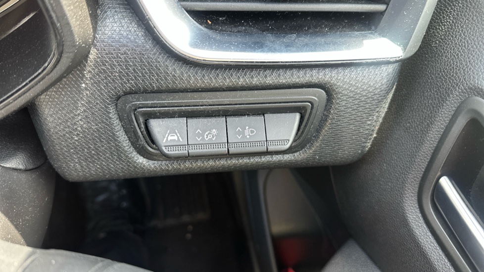 Renault Clio 1.0 TCe 90 Evolution 5dr Petrol Hatchback - Image 26