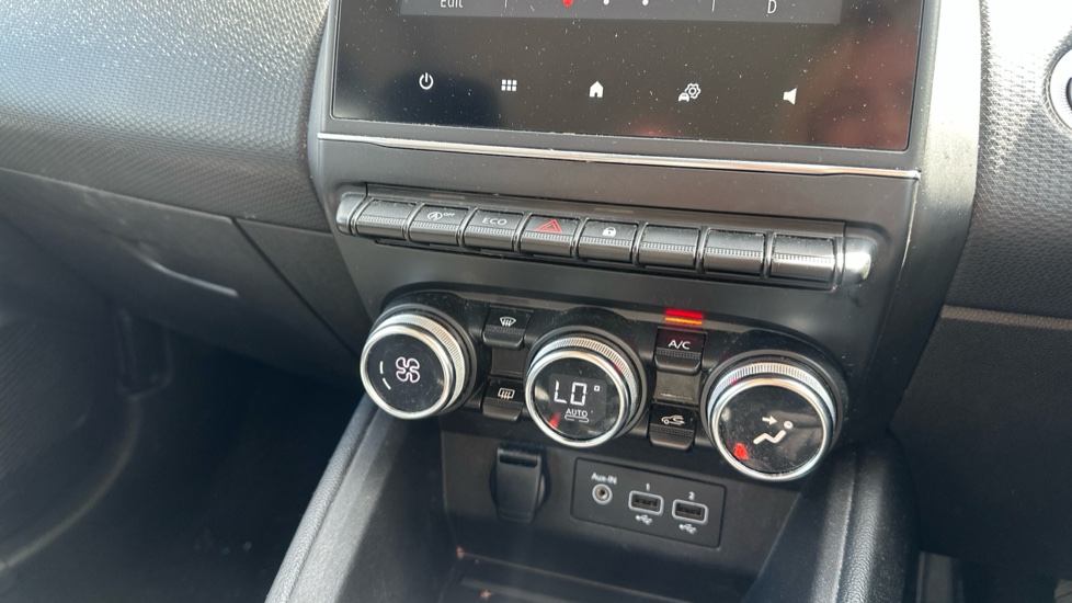 Renault Clio 1.0 TCe 90 Evolution 5dr Petrol Hatchback - Image 27