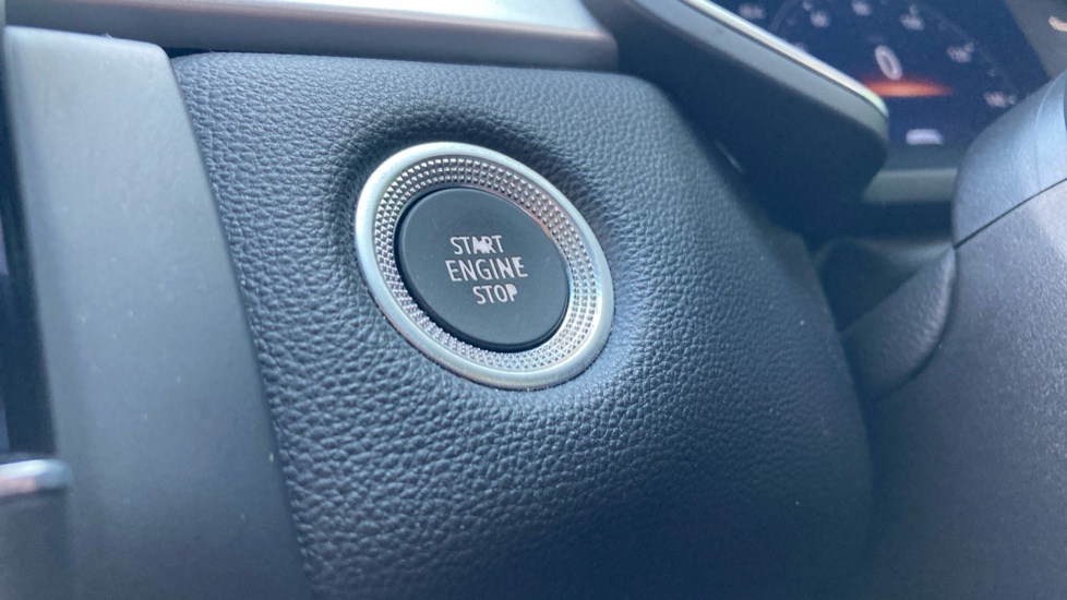 Renault Captur 1.0 TCE 100 S Edition 5dr Petrol Hatchback - Image 32
