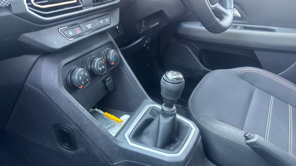 Dacia Sandero Stepway 1.0 TCe Expression 5dr Petrol Hatchback - Image 13