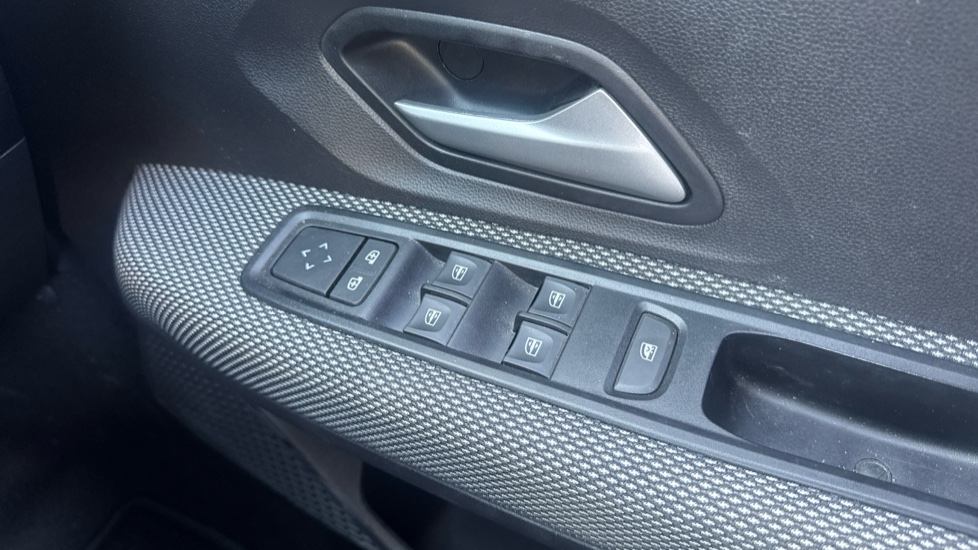 Dacia Sandero Stepway 1.0 TCe Expression 5dr Petrol Hatchback - Image 27