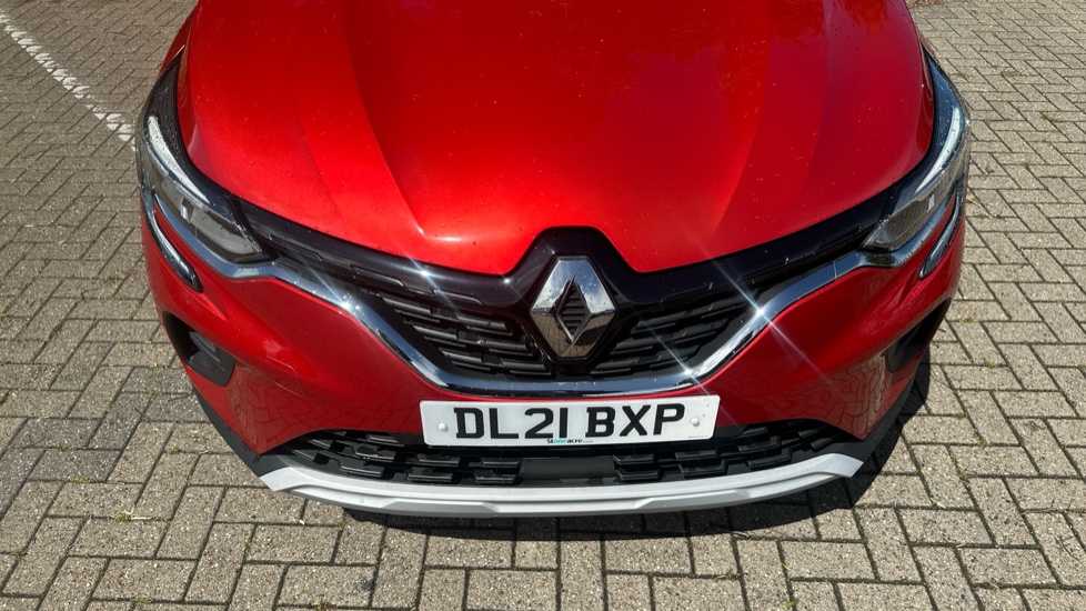 Renault Captur 1.3 TCE 140 Iconic 5dr Petrol Hatchback - Image 8