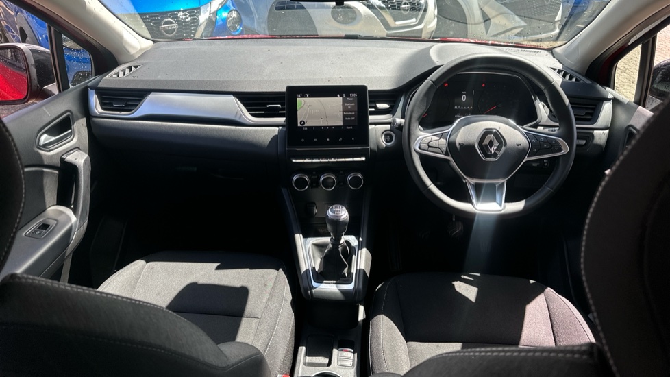 Renault Captur 1.3 TCE 140 Iconic 5dr Petrol Hatchback - Image 10