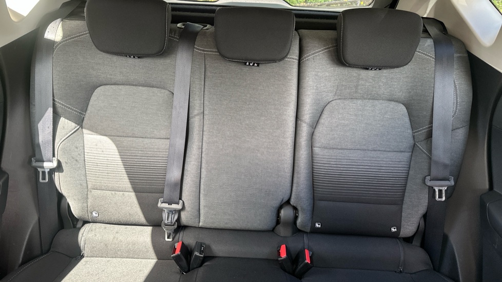 Renault Captur 1.3 TCE 140 Iconic 5dr Petrol Hatchback - Image 15