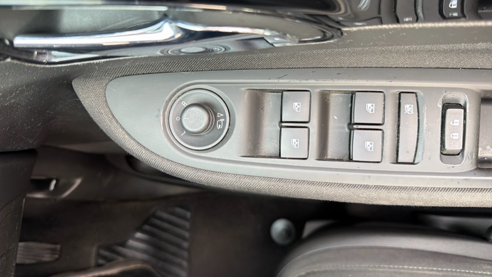 Vauxhall Mokka X 1.6CDTi ecoTEC D [136] Active 5dr Diesel Hatchback - Image 23