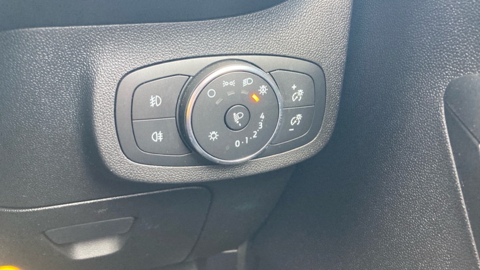 Ford Fiesta 1.0 EcoBoost Zetec 5dr Petrol Hatchback - Image 26