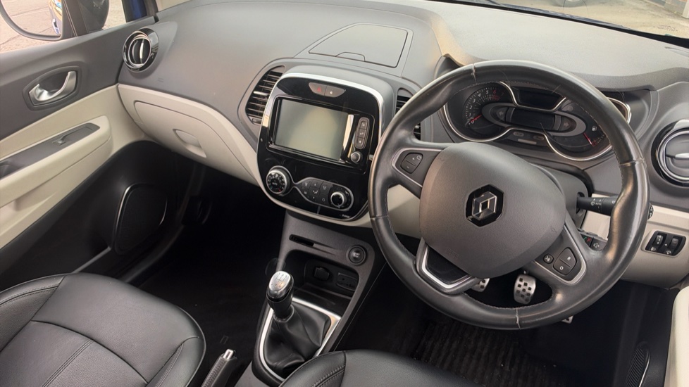 Renault Captur 0.9 TCE 90 GT Line 5dr Petrol Hatchback - Image 11