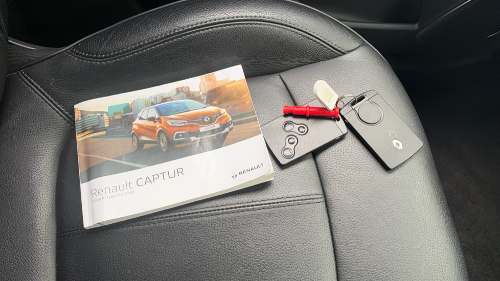 Renault Captur 0.9 TCE 90 GT Line 5dr Petrol Hatchback - Image 19