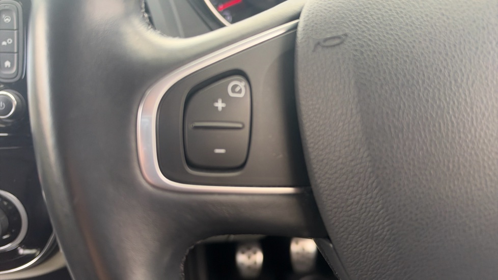 Renault Captur 0.9 TCE 90 GT Line 5dr Petrol Hatchback - Image 27