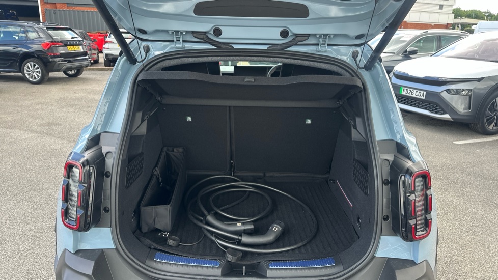 Renault 4 110kW Iconic+ 52kWh Comfort range 5dr Auto Electric Estate - Image 4